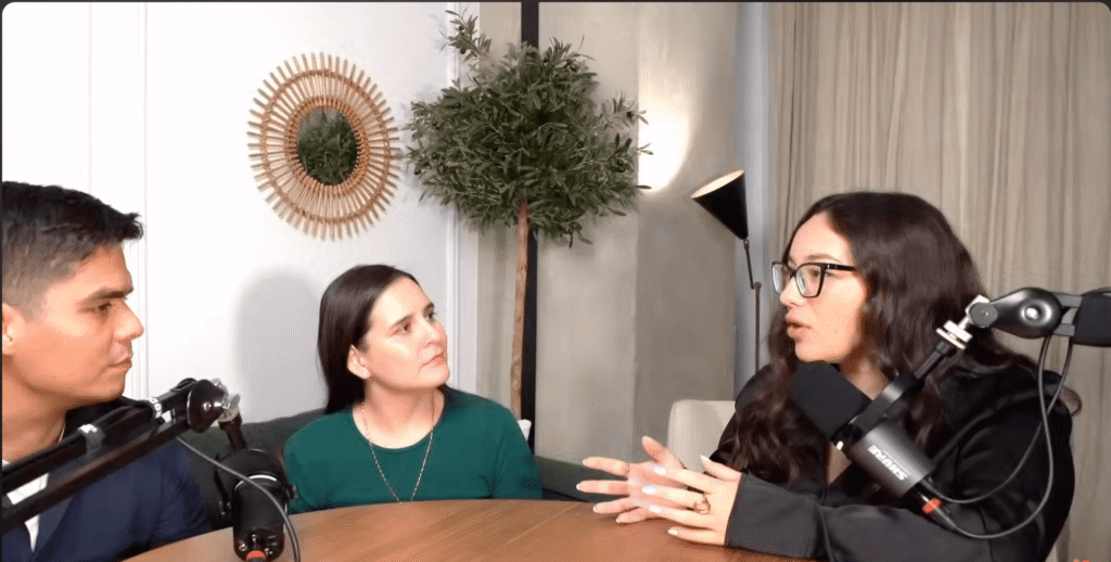 Cristhian y Jackeline, alumnos de Monetizatube